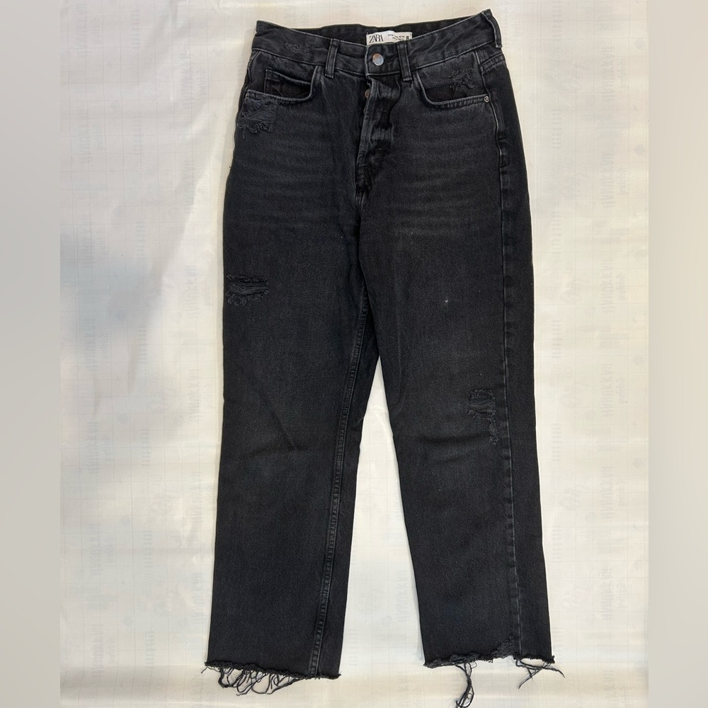 ZARA BLACK RIPPED STRAIGHT CROPPED JEANS